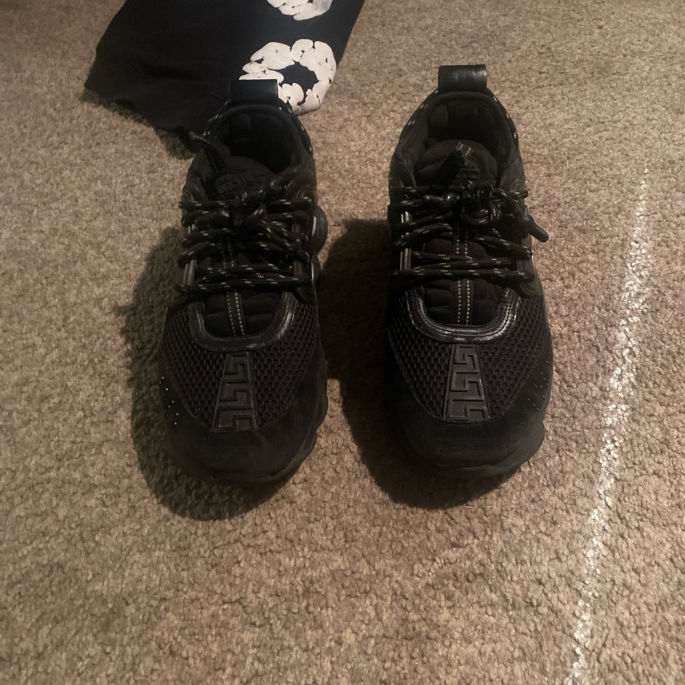 Versace chain reactions black like new size 9